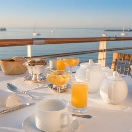 The Albatroz Hotel 5*